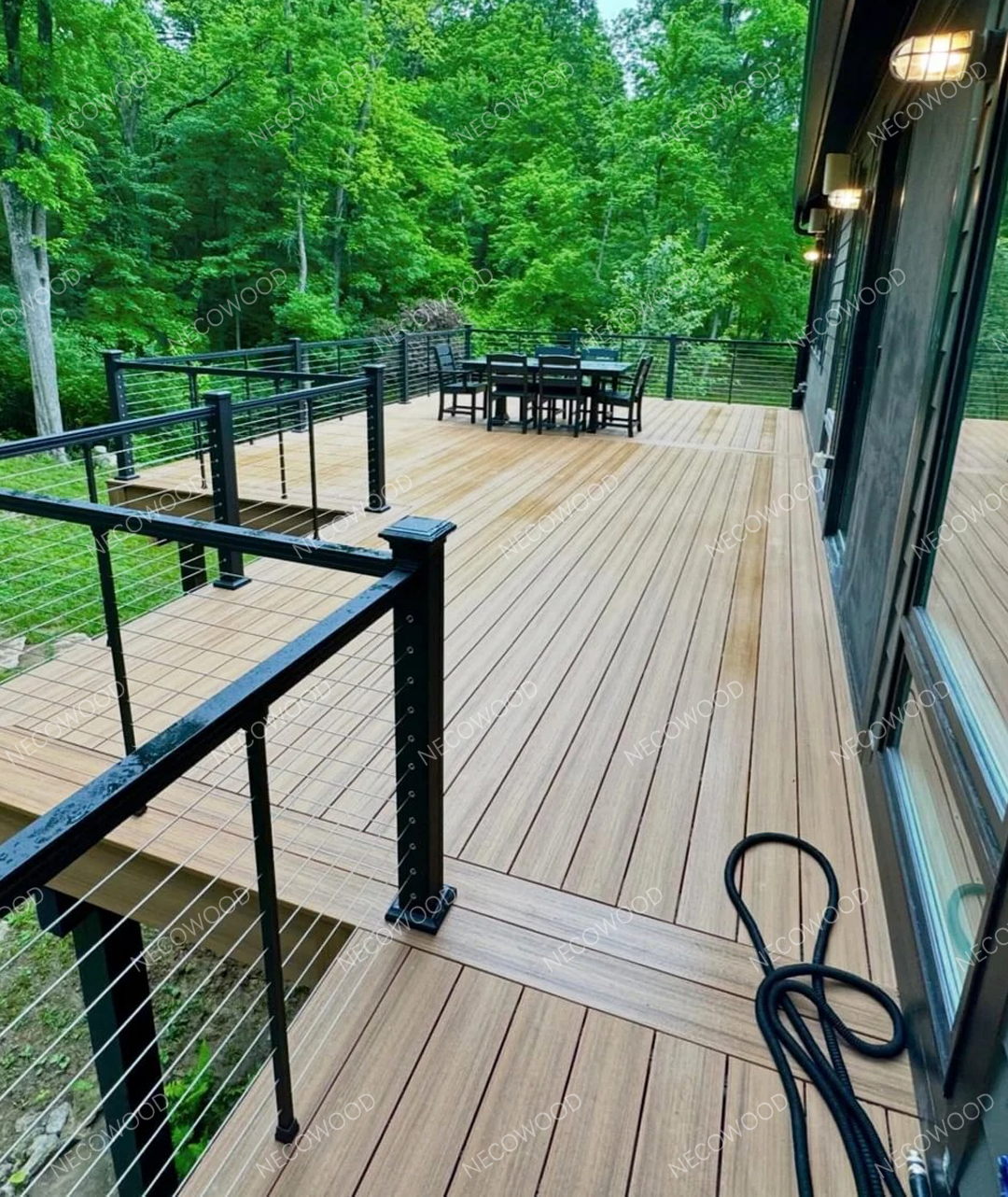 Solutions de terrasse WPC pour villas et jardins : transformer la vie extérieure de luxe au Koweït