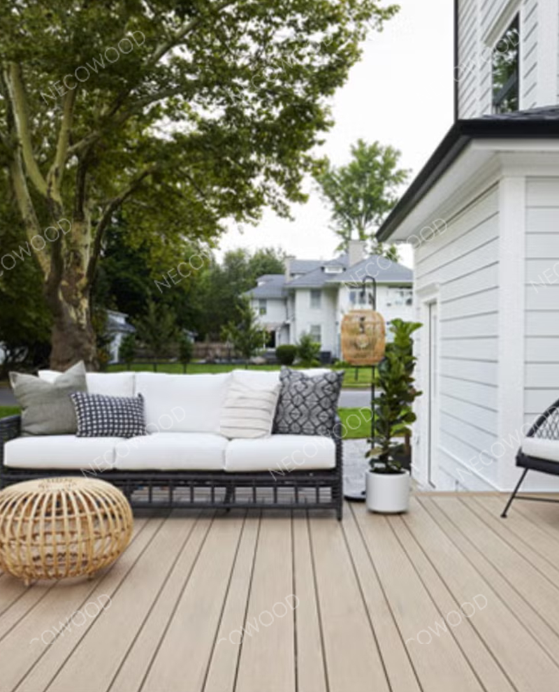 Fourniture de terrasses composites OEM et en vrac pour les distributeurs koweïtiens